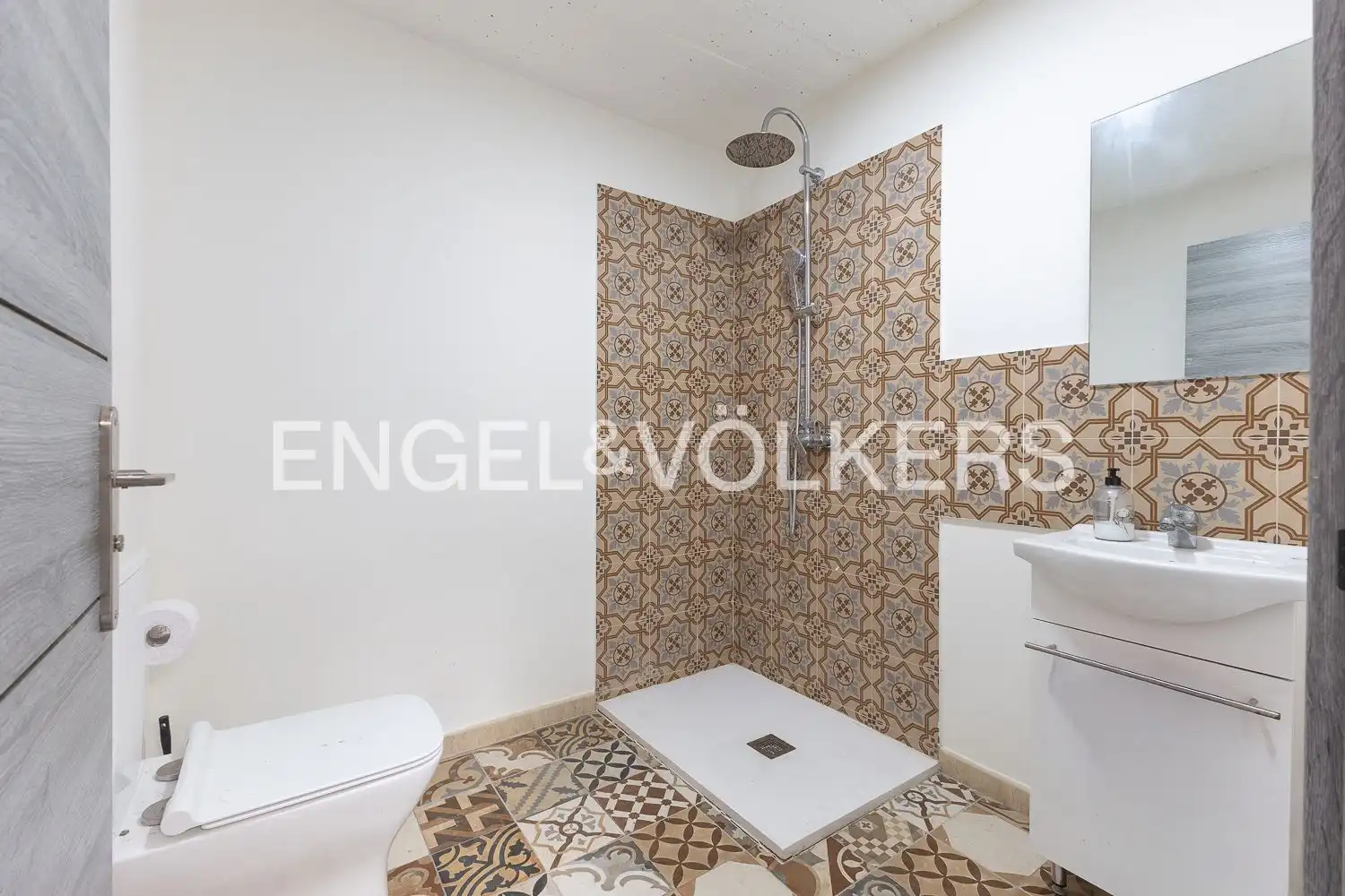 Baño de Apartamento en venta en Valencia con Calefacción y Jardín privado