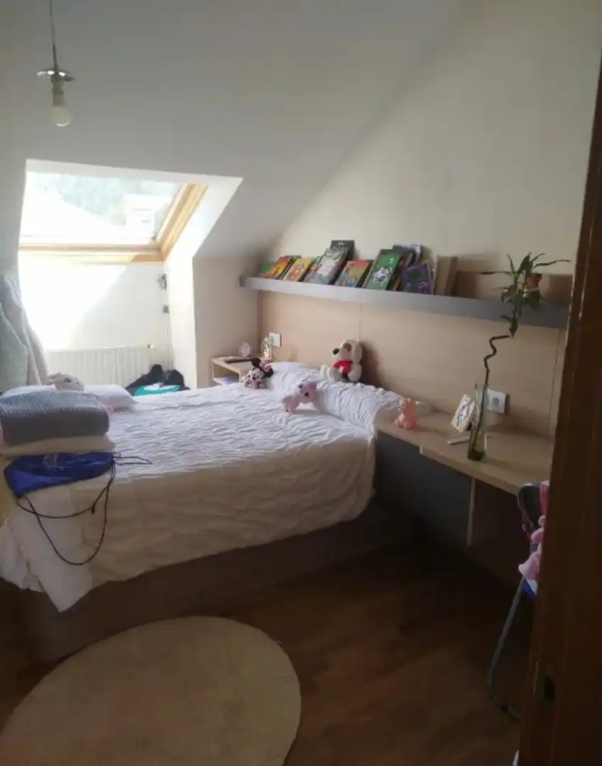 Habitación de Ático en venta en Boqueixón con Terraza, Trastero y Amueblado