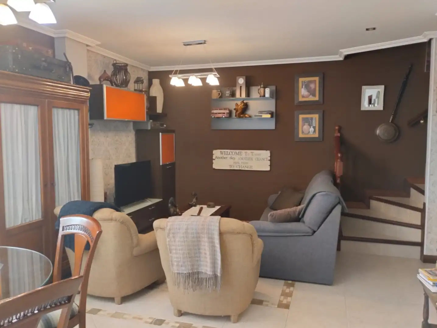 Casa aparellada amb terrassa en venda a Barrio Villasomera 3, imagen 4