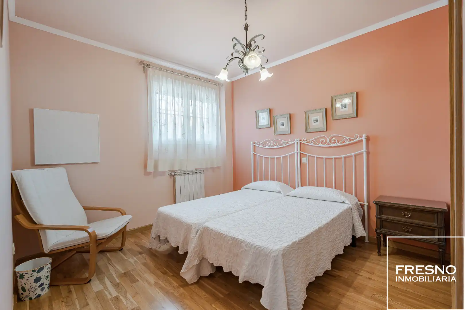Bedroom of Detached homes for sale in Cobeña  with Air Conditioner, Heating and Private garden