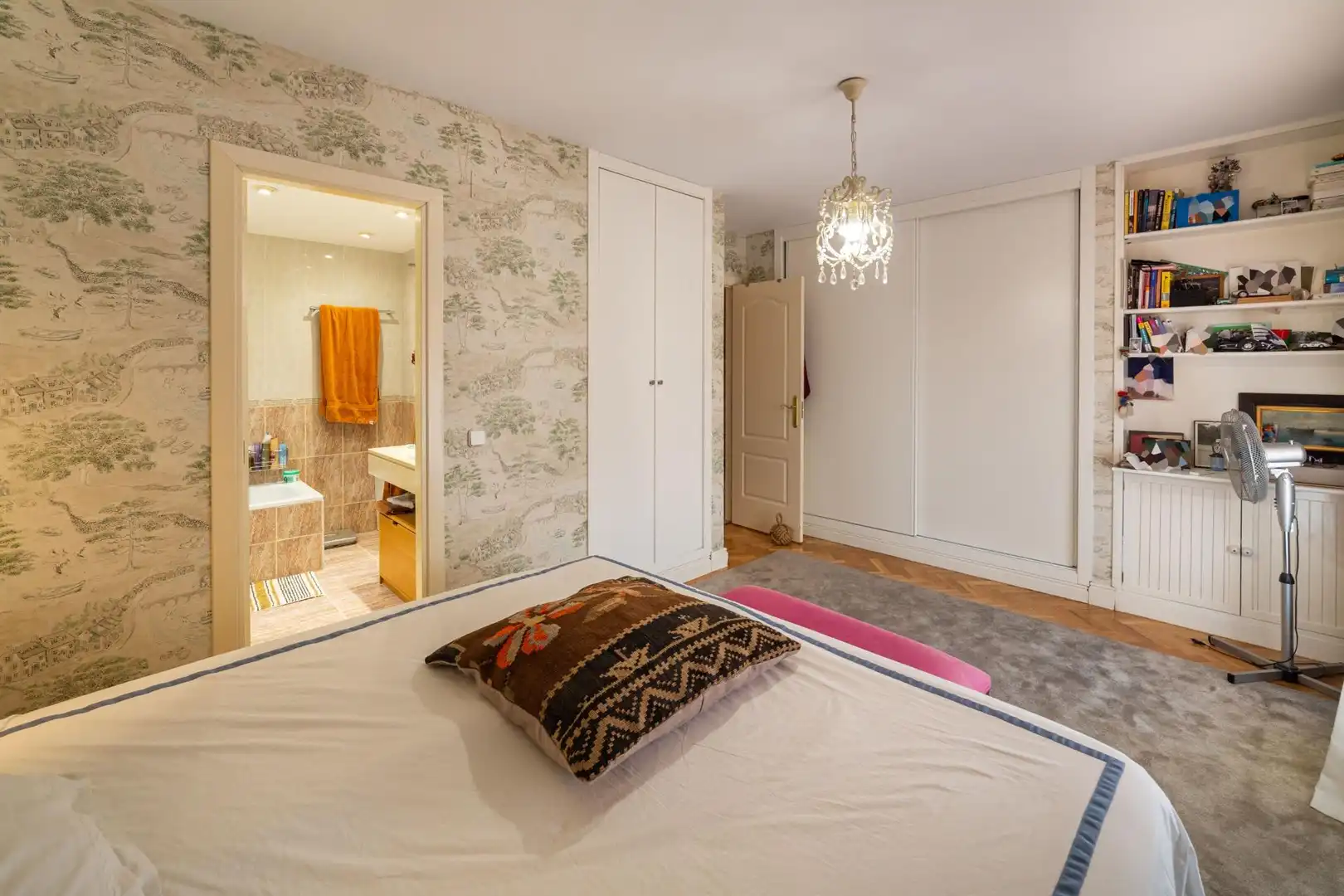 Habitación de Casa adosada en venta en Simancas con Calefacción, Jardín privado y Alarma