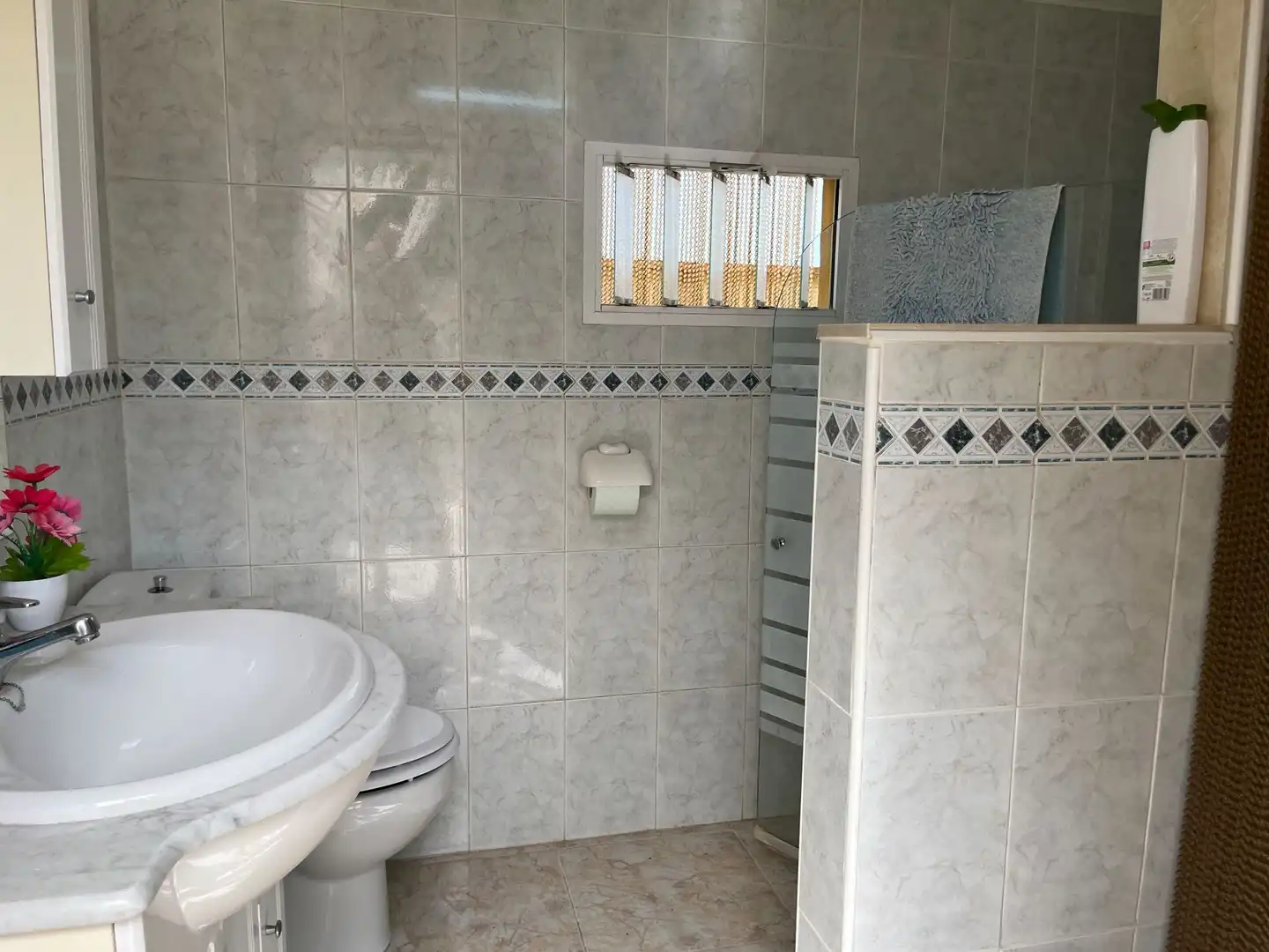 Bathroom of Houses for sale in Agullent  with Air Conditioner, Heating and Private garden