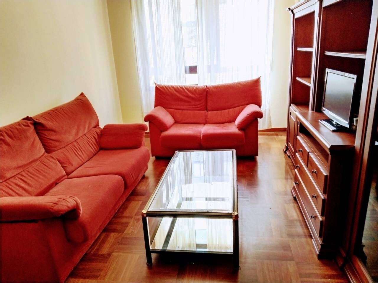 Living room of Flat for sale in Burgos Capital  with Heating, Parquet flooring and Storage room