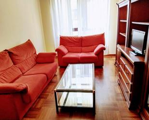Sala d'estar de Pis en venda en Burgos Capital amb Calefacció, Parquet i Traster