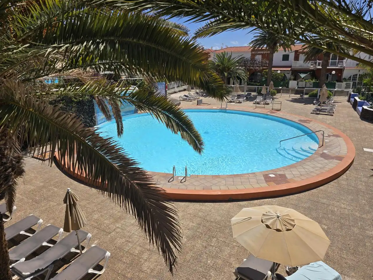 Piscina de Dúplex de alquiler en San Bartolomé de Tirajana con Terraza, Amueblado y Piscina comunitaria