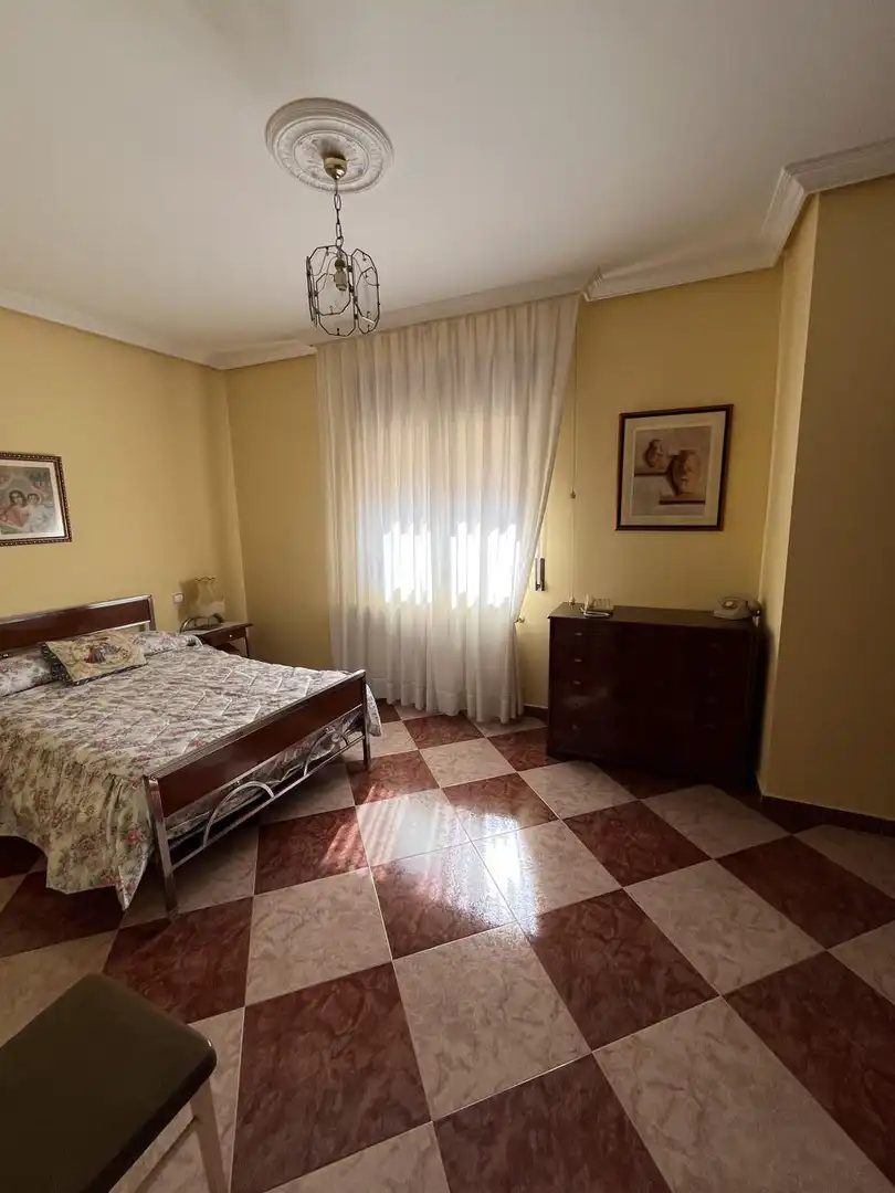 Dormitori de Casa o xalet en venda en Coria amb Aire condicionat i Terrassa
