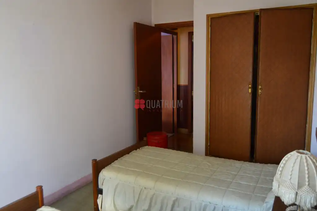 Habitación de Casa adosada en venta en Santiago de Compostela  con Calefacción y Jardín privado