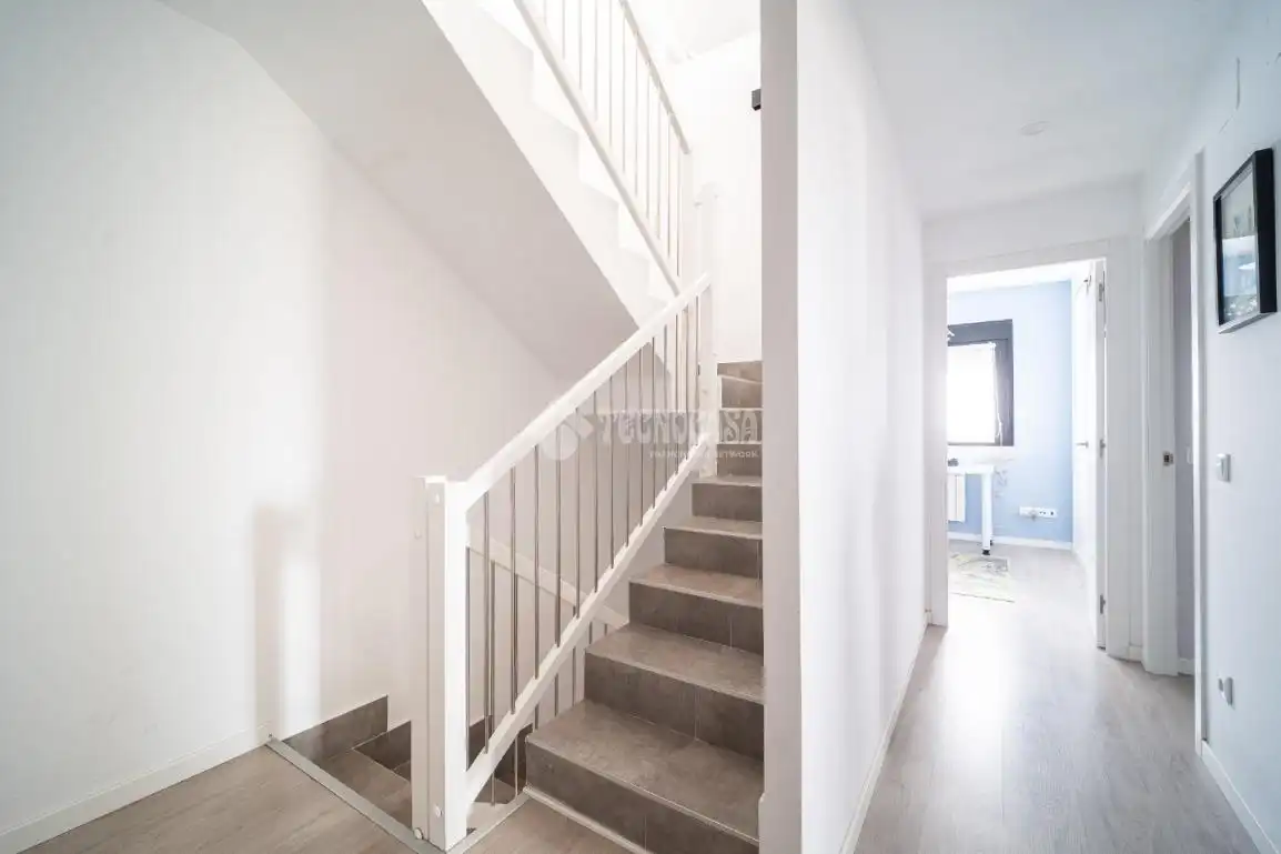 Casa adosada en venta en Mejorada del Campo con Alarma y Piscina comunitaria