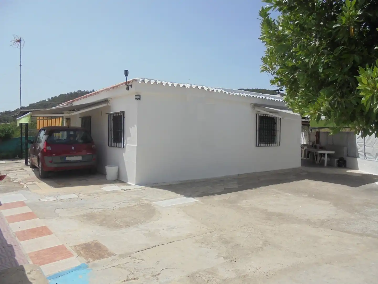 Exterior view of Houses for sale in Casinos  with Swimming Pool
