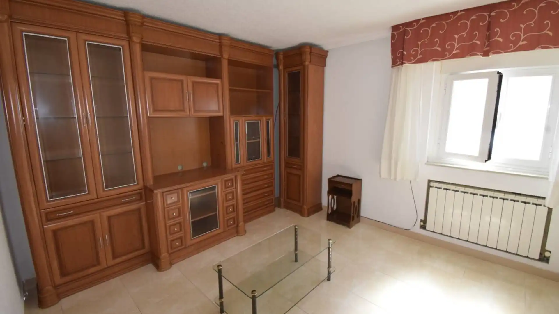 Sala de estar de Piso en venta en León Capital  con Calefacción, Parquet y Trastero