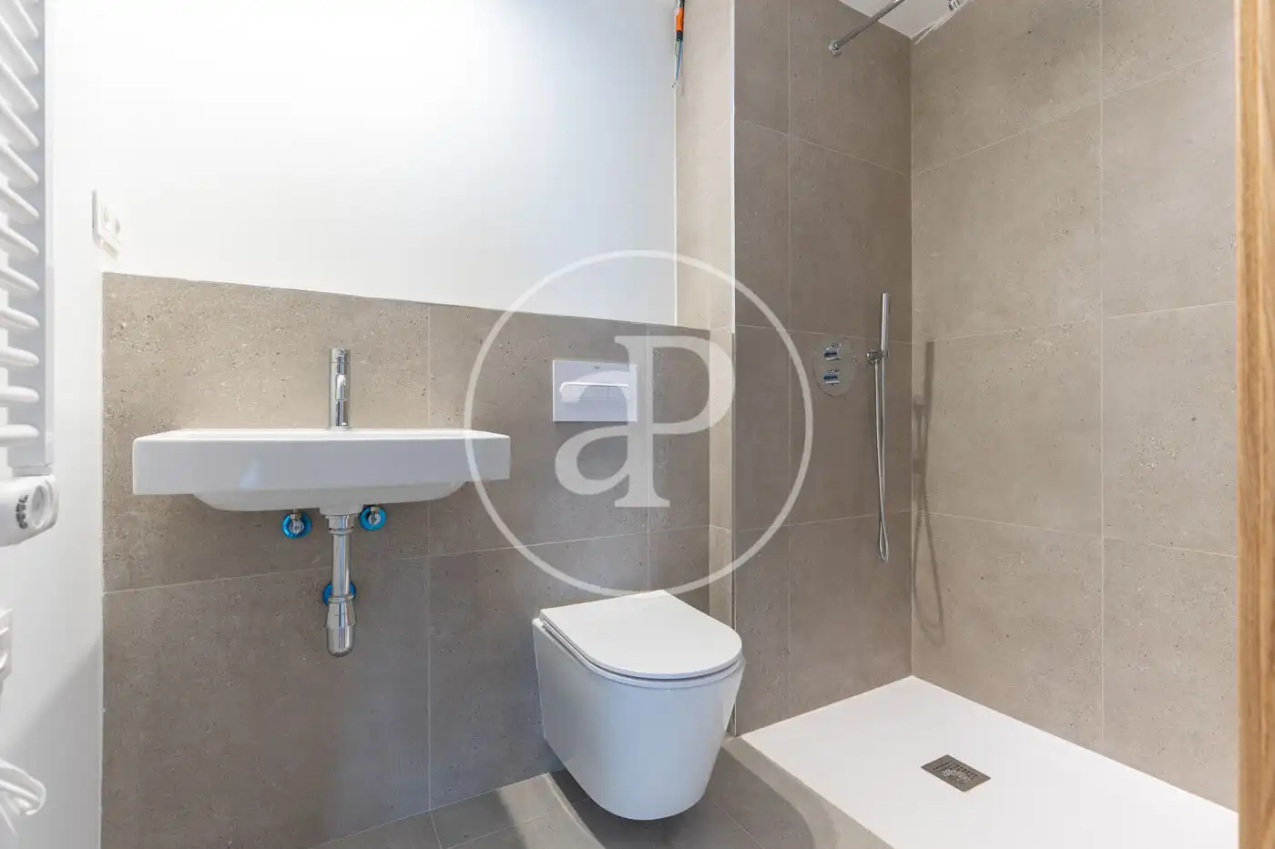 Bathroom of Flat for sale in Sant Cugat del Vallès  with Air Conditioner, Heating and Private garden