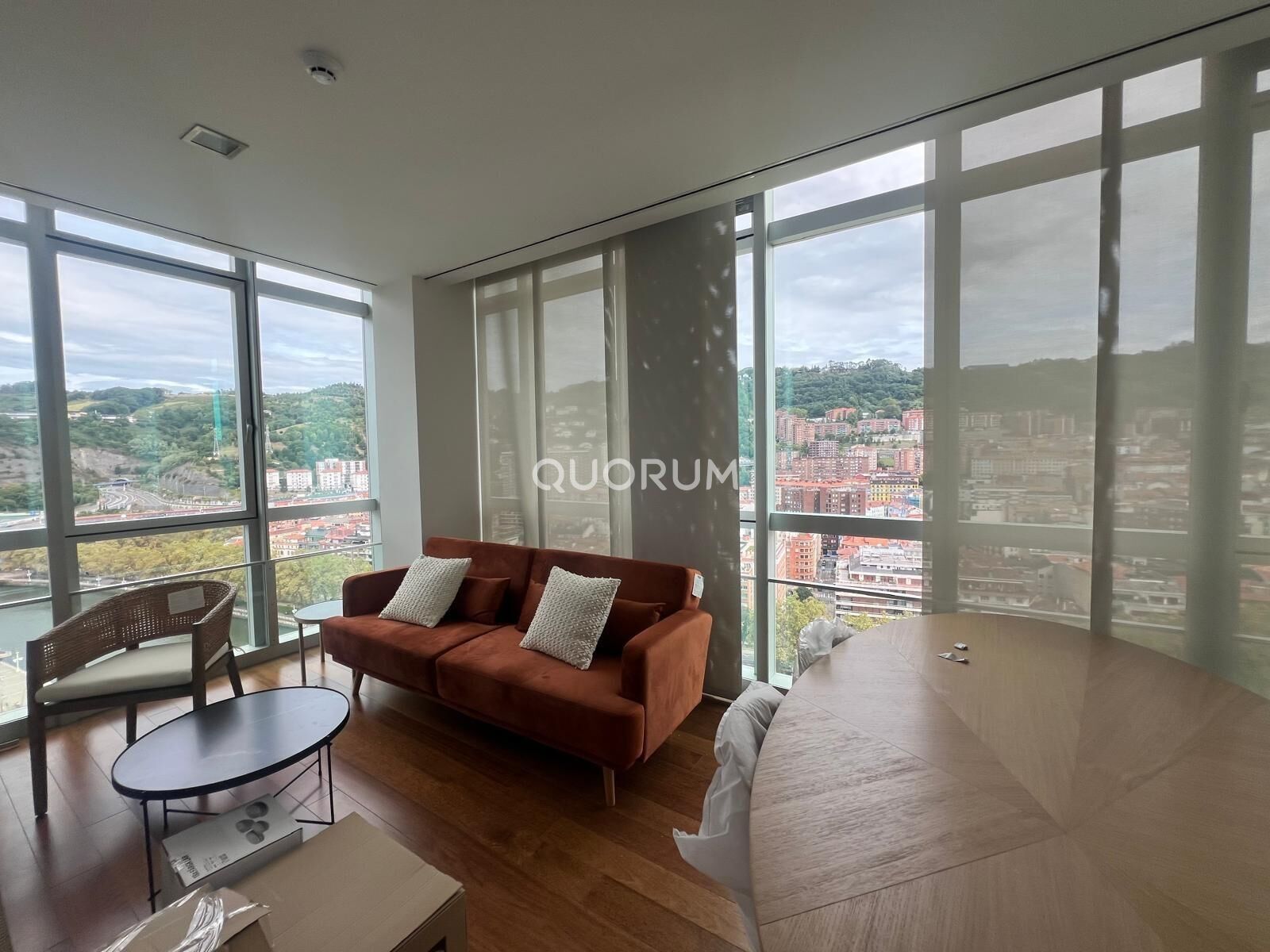 Living room of Flat to rent in Bilbao   with Air Conditioner and Heating