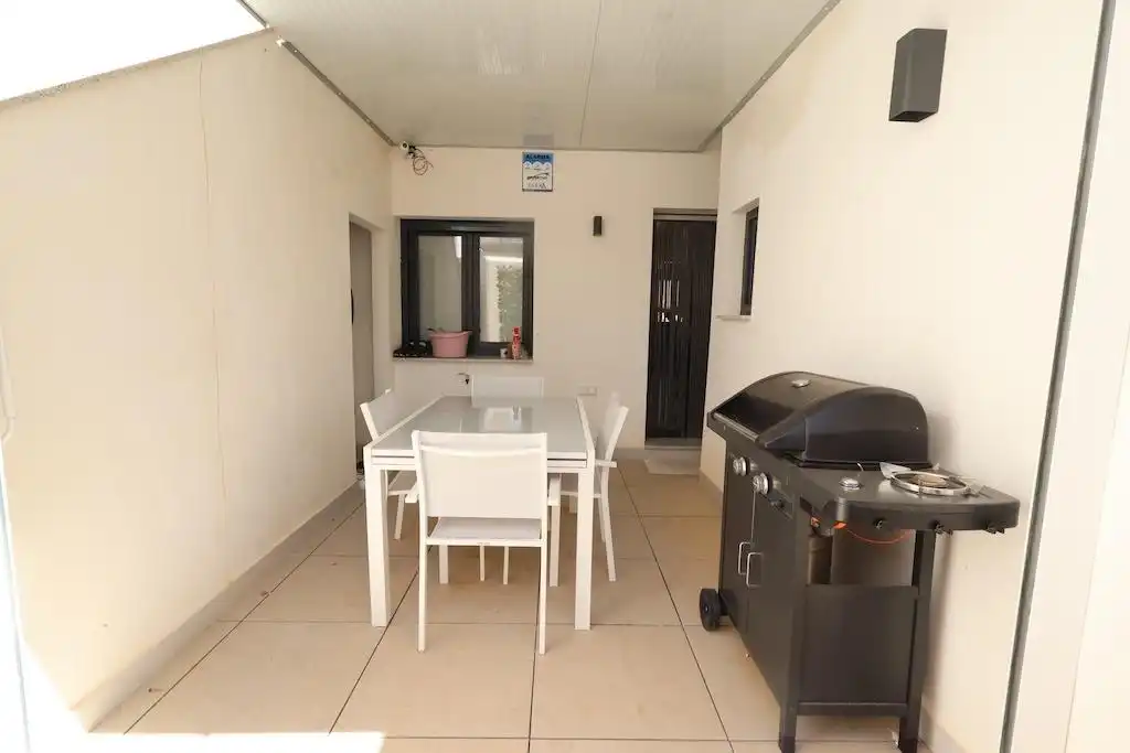 Terrasse von Einfamilien-Reihenhaus zur Miete in Pilar de la Horadada mit Klimaanlage, Heizung und Möbliert