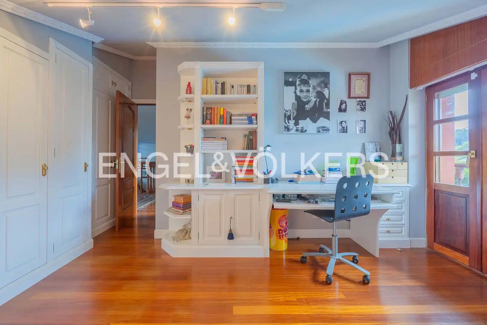 Comedor de Casa o chalet en venta en Loiu con Calefacción, Jardín privado y Trastero