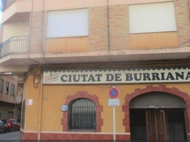 Local comercial en venda a MESTRE SERRANO