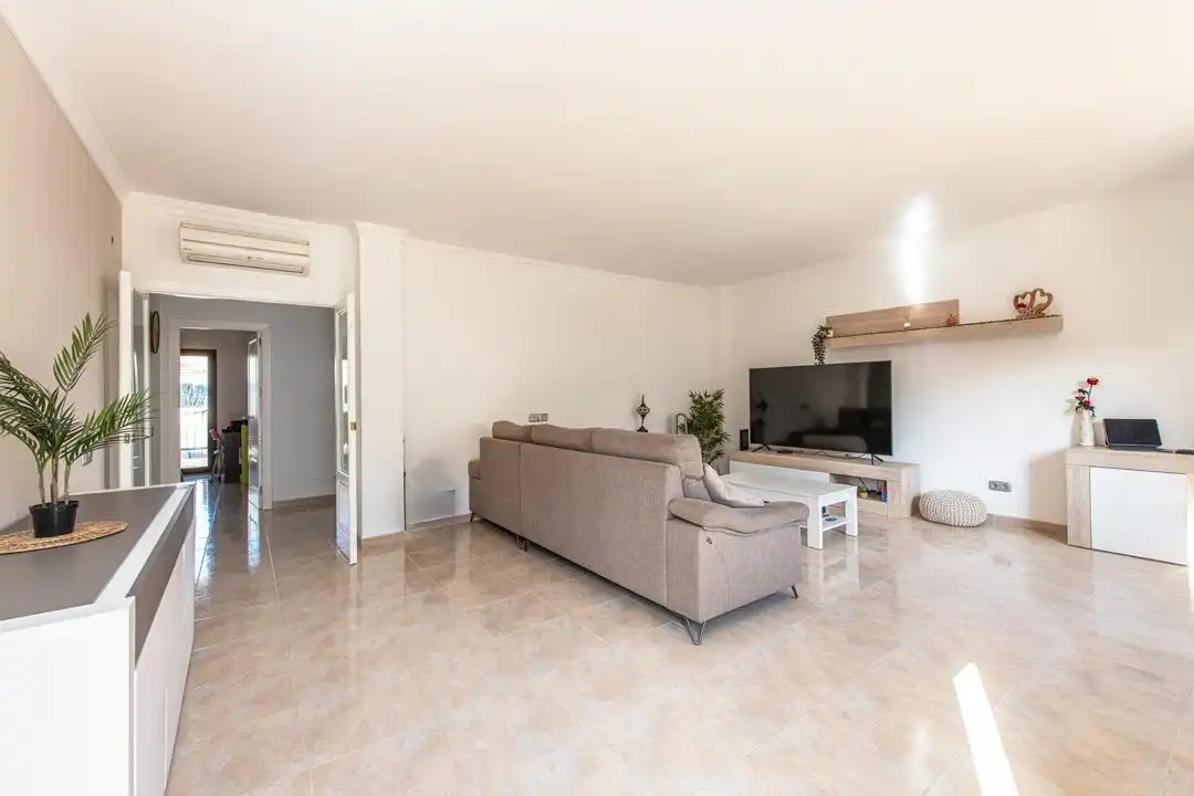 Sala d'estar de Casa adosada en venda en Marratxí amb Terrassa i Balcó
