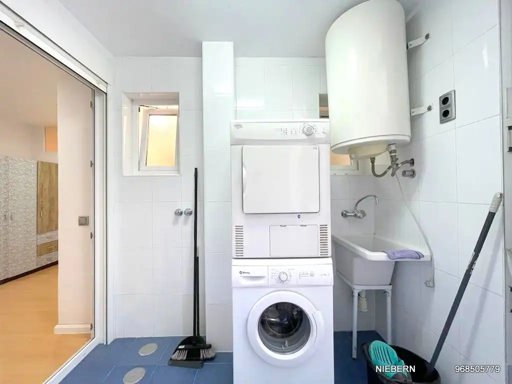 Baño de Piso de alquiler en Cartagena con Aire acondicionado, Parquet y Amueblado