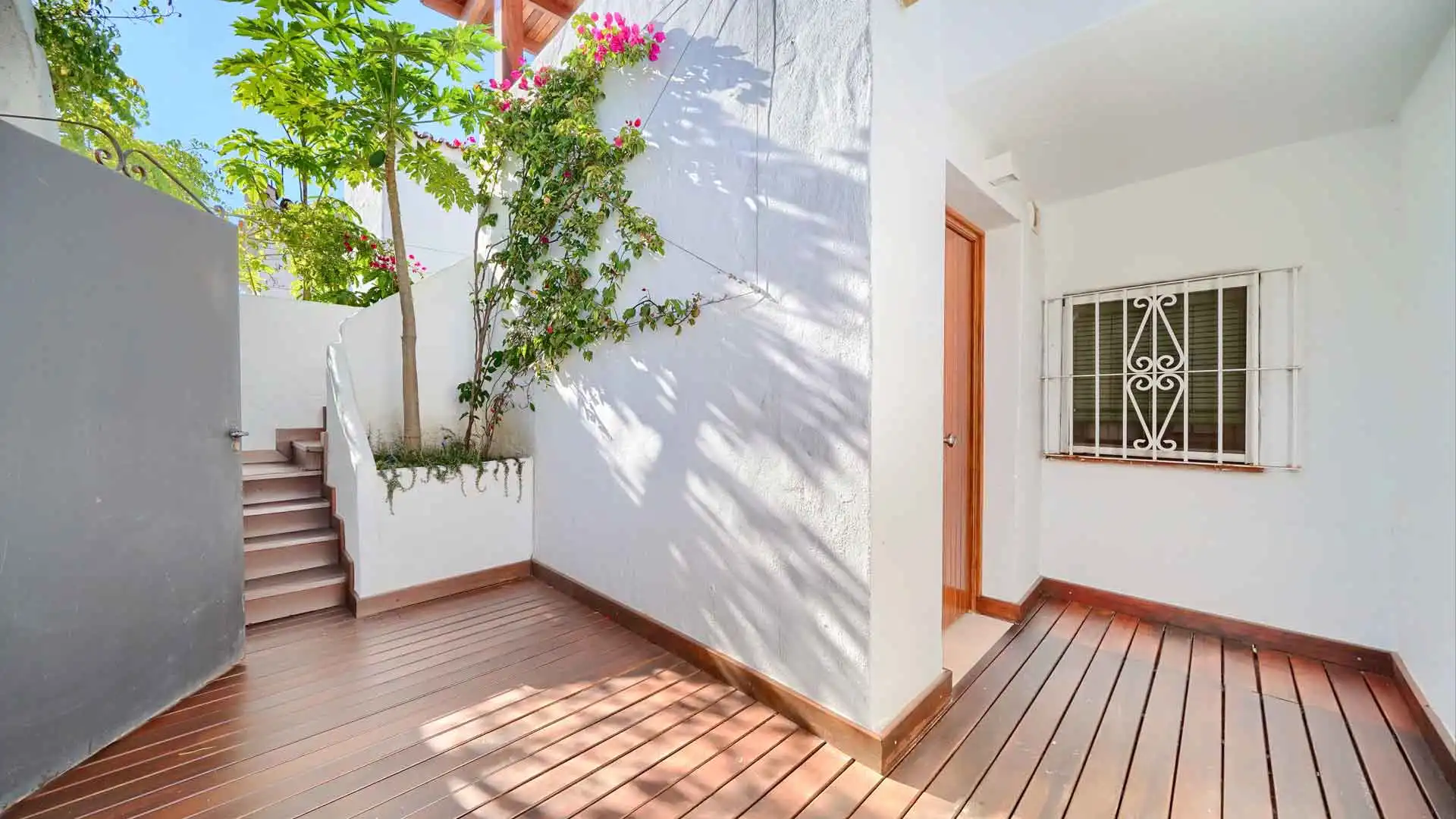 Casa adosada en venta en Marbella con Aire acondicionado, Jardín privado y Terraza