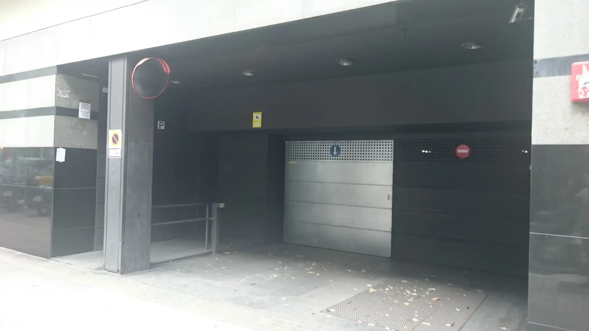 Einzelparkplatz mit Aufzug zur Miete in Carrer del Consell de Cent, imagen 3