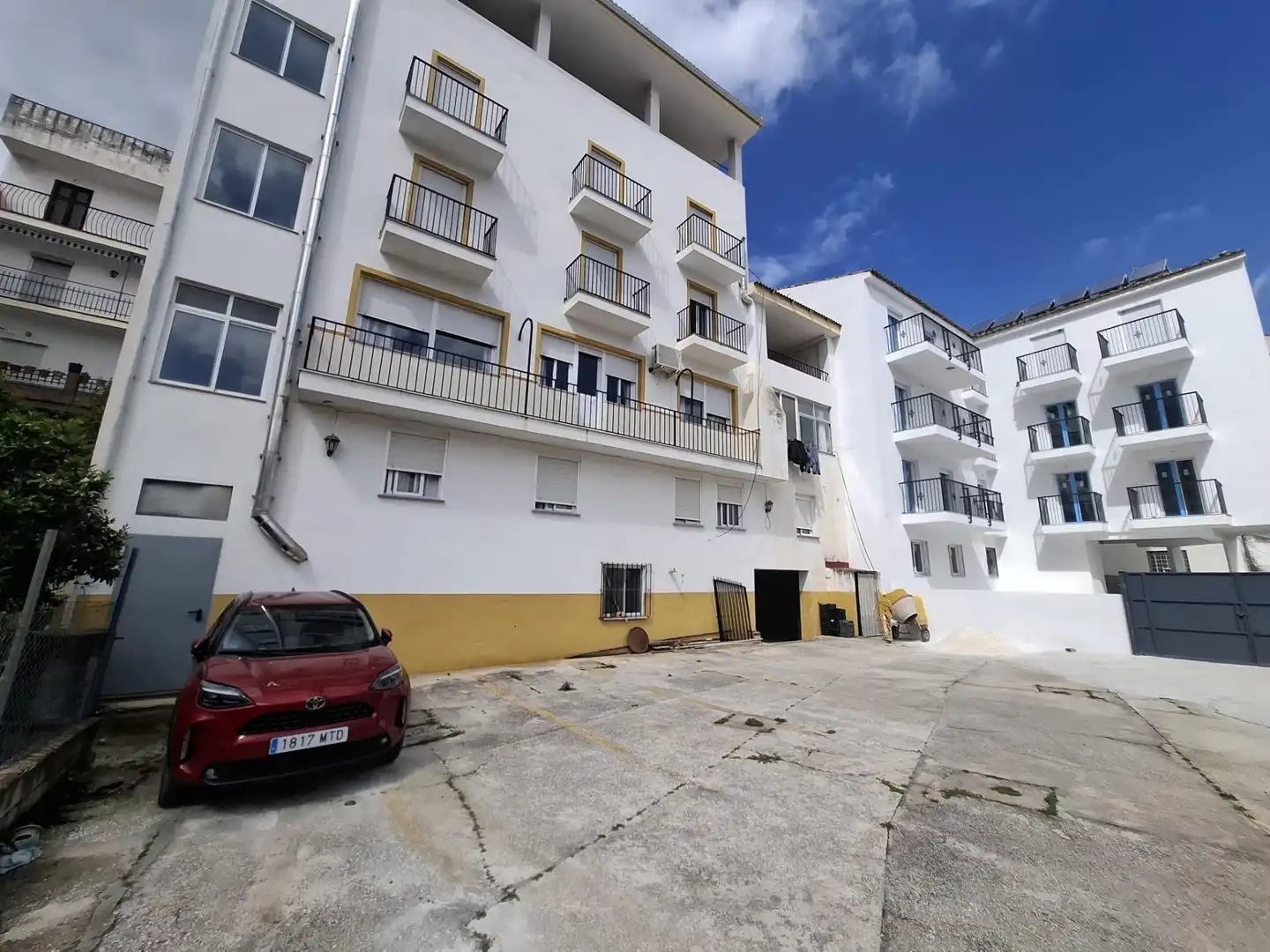Vista exterior de Edificio en venta en Tolox