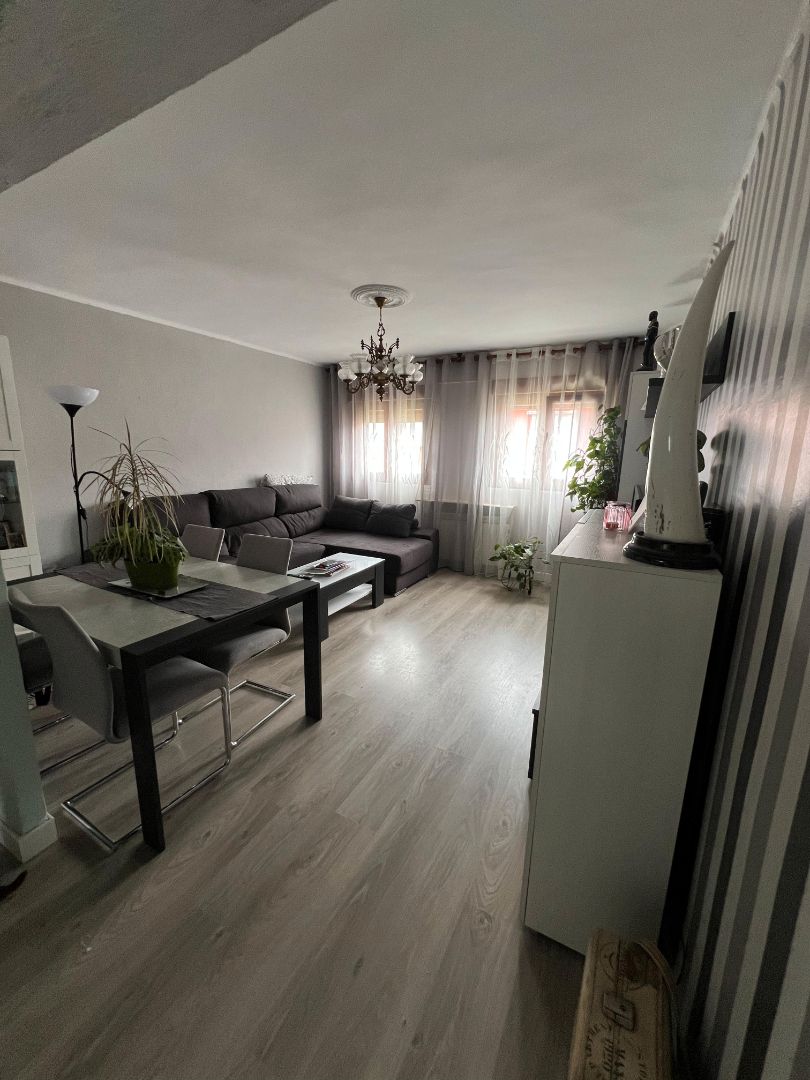 Sala de estar de Piso en venta en Langreo con Calefacción, Trastero y Amueblado