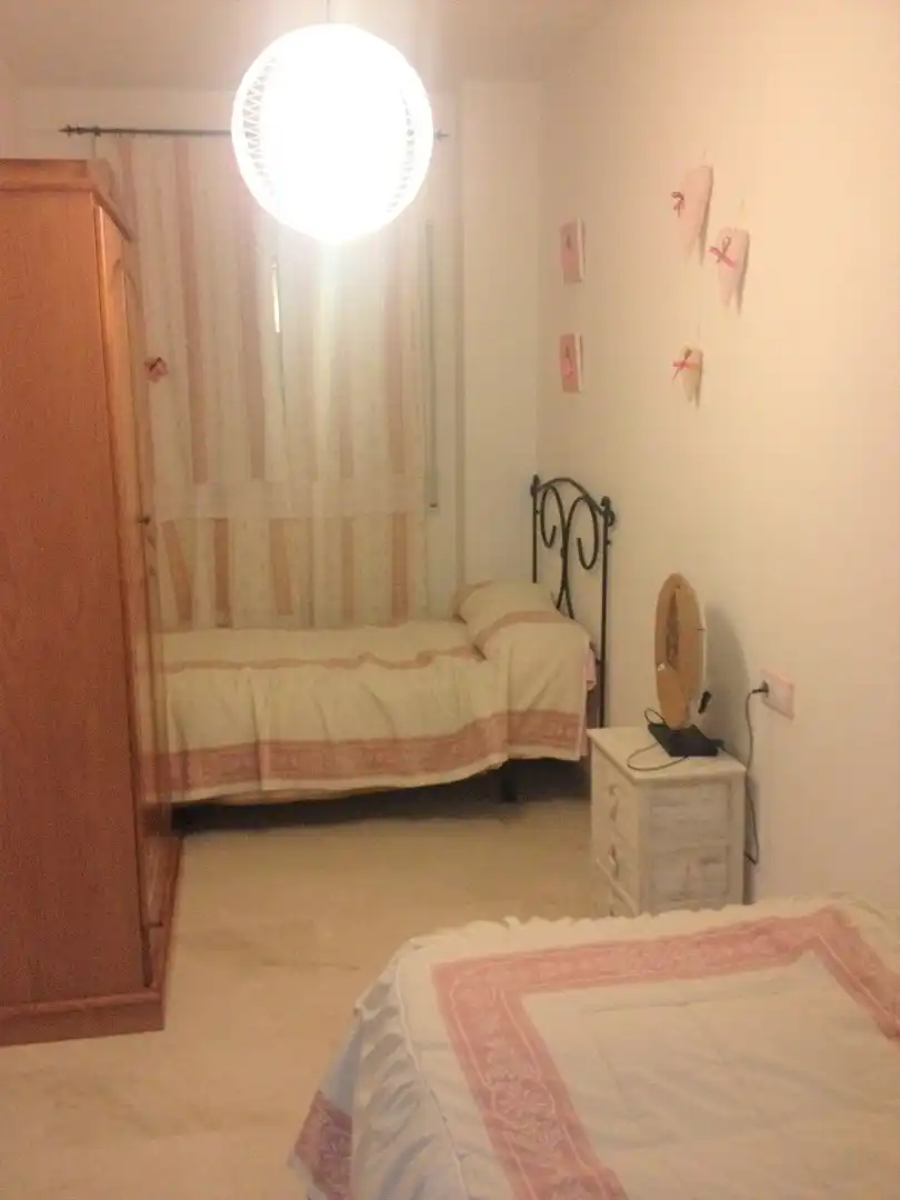 Habitación de Casa adosada en venta en Villafranca de Córdoba con Aire acondicionado, Piscina y Amueblado