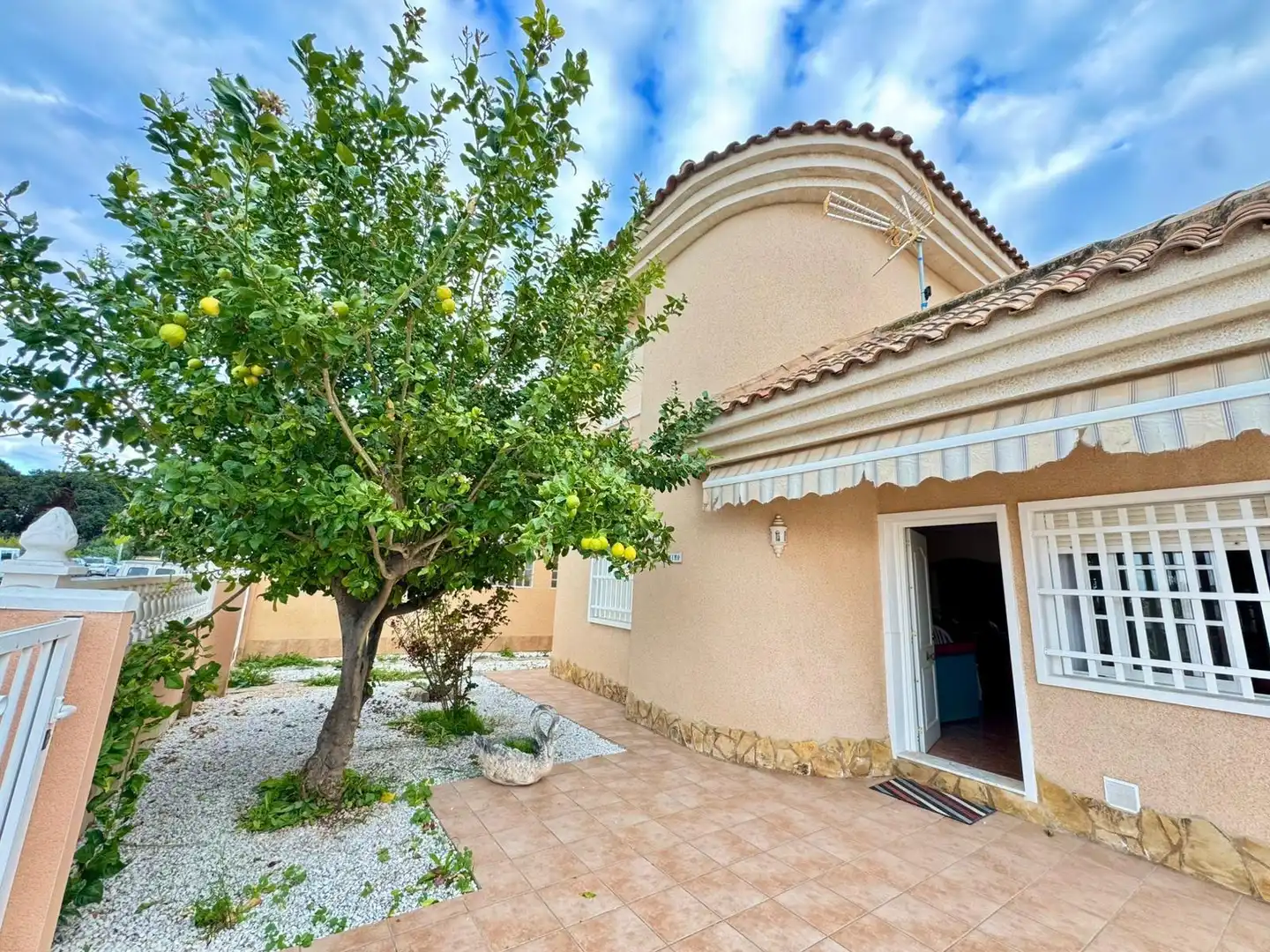 Villa mit Terrasse zum Verkauf in Los Balcones - Los Altos, imagen 31