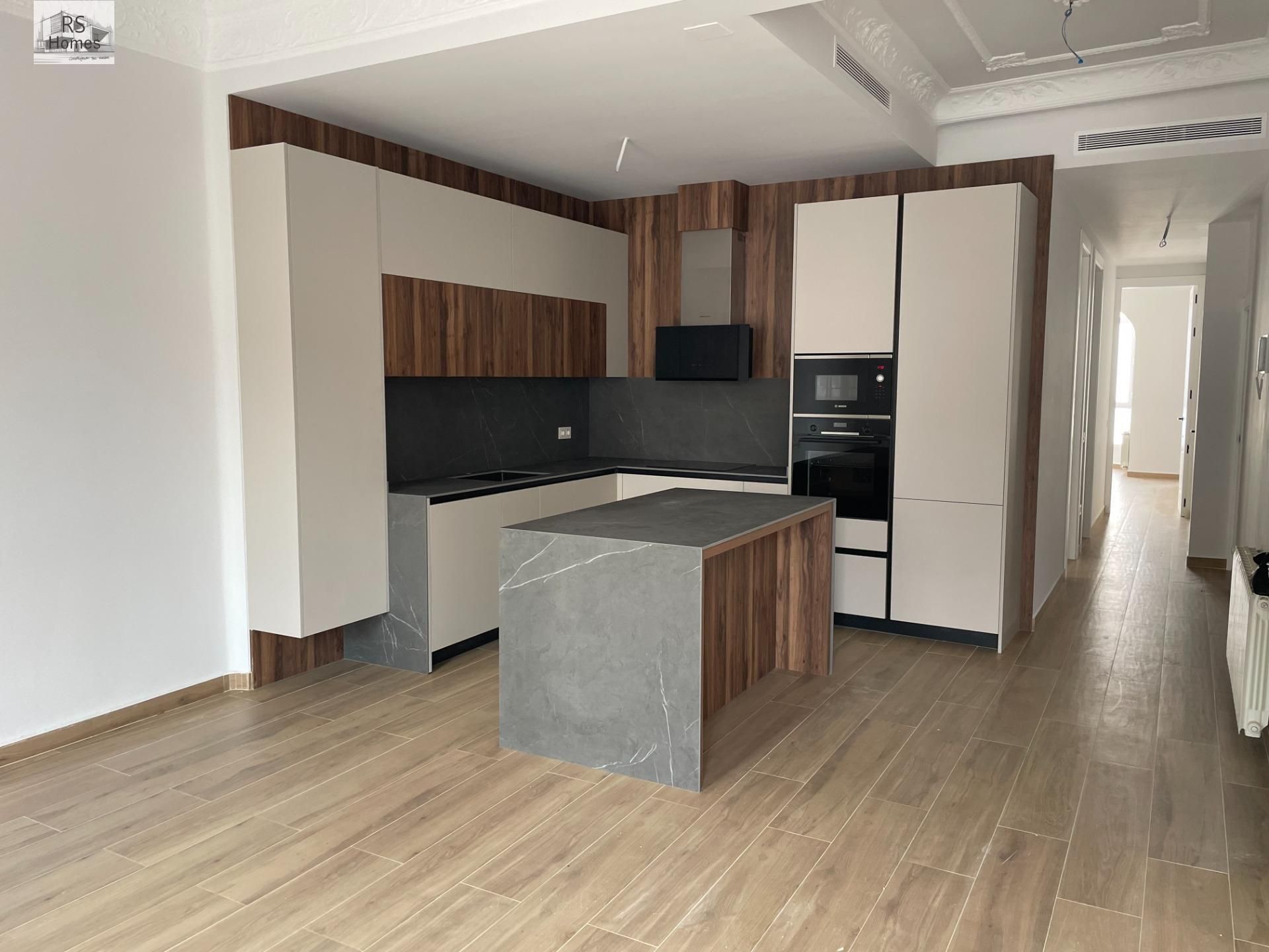 Cuina de Apartament en venda en  Valencia Capital amb Aire condicionat, Calefacció i Terrassa