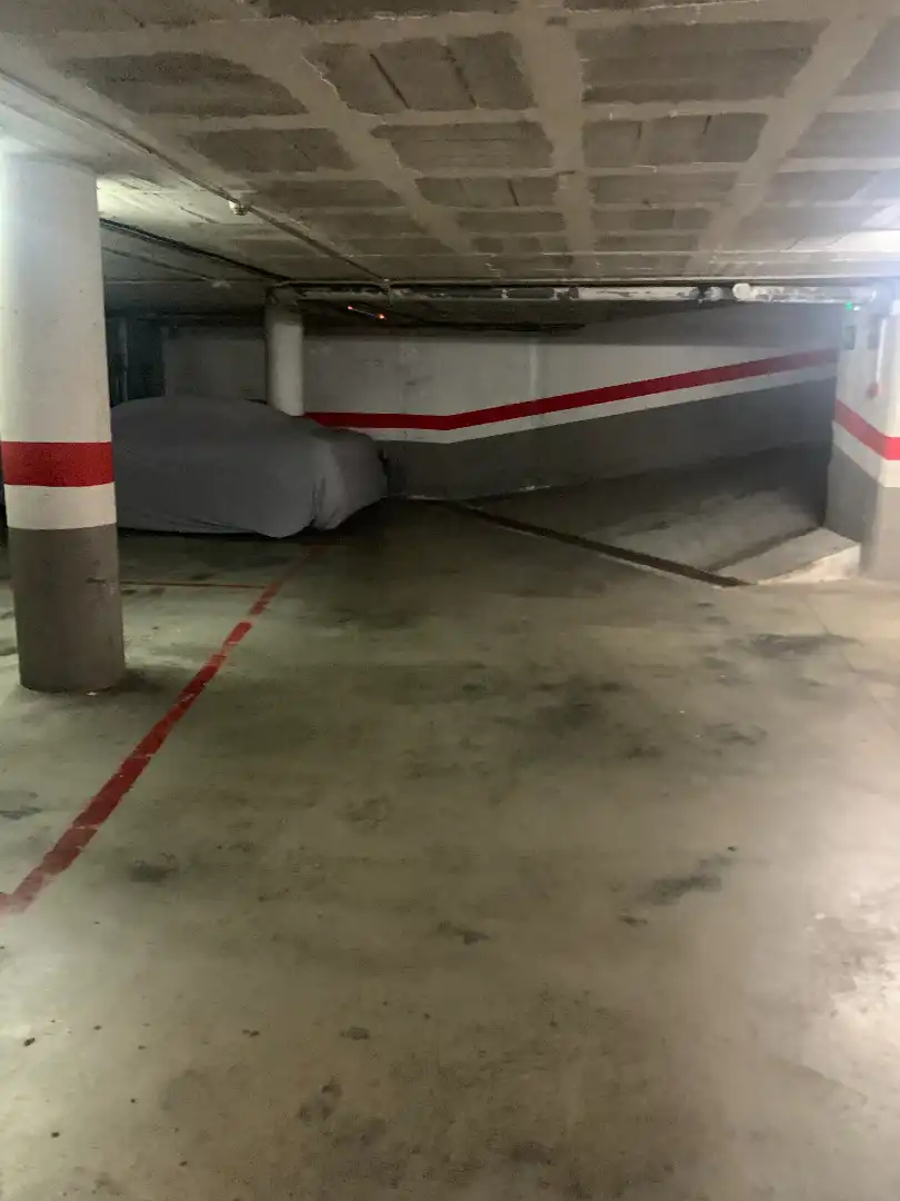 Garage zur Miete in Carrer d'Amadeu Vives, 13, Nucli Urbà