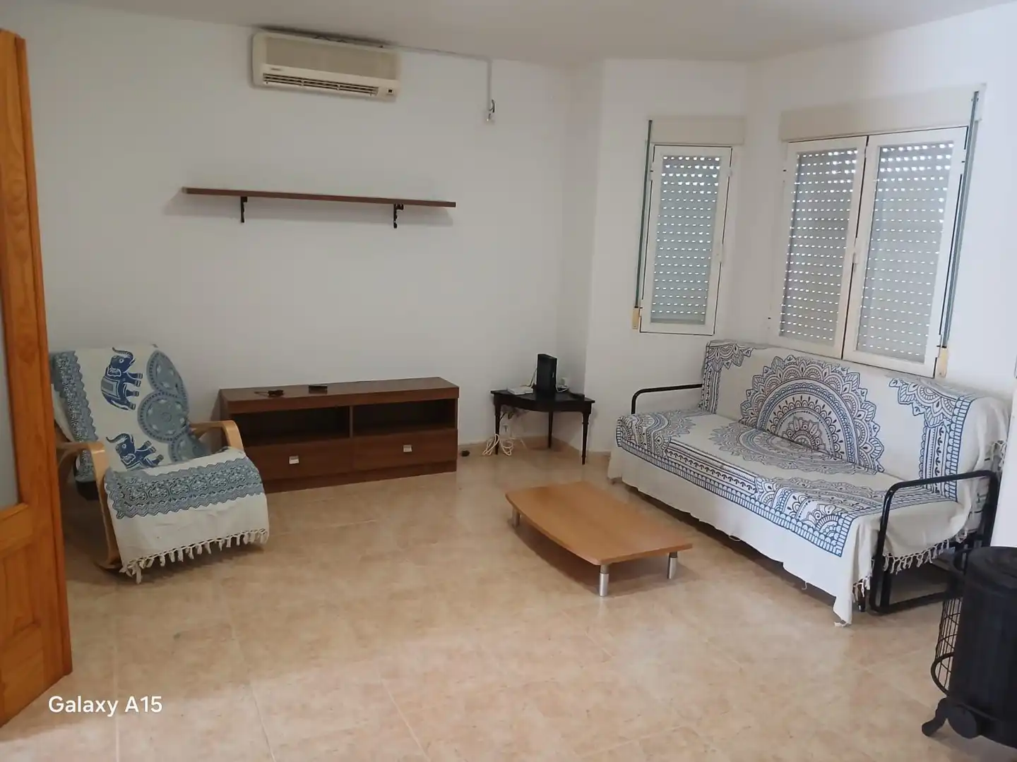 Sala d'estar de Casa adosada de lloguer en Pantoja amb Aire condicionat, Calefacció i Jardí privat