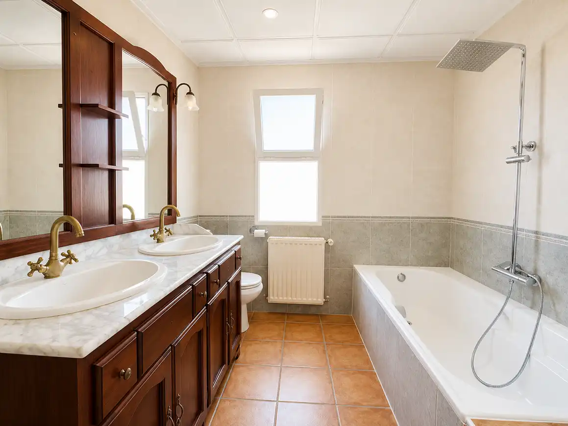 Bathroom of Houses for rent in La Nucia  with Air Conditioner, Terrace and Swimming Pool