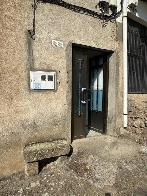 Vista exterior de Casa o xalet en venda en Herguijuela de la Sierra amb Traster i Balcó