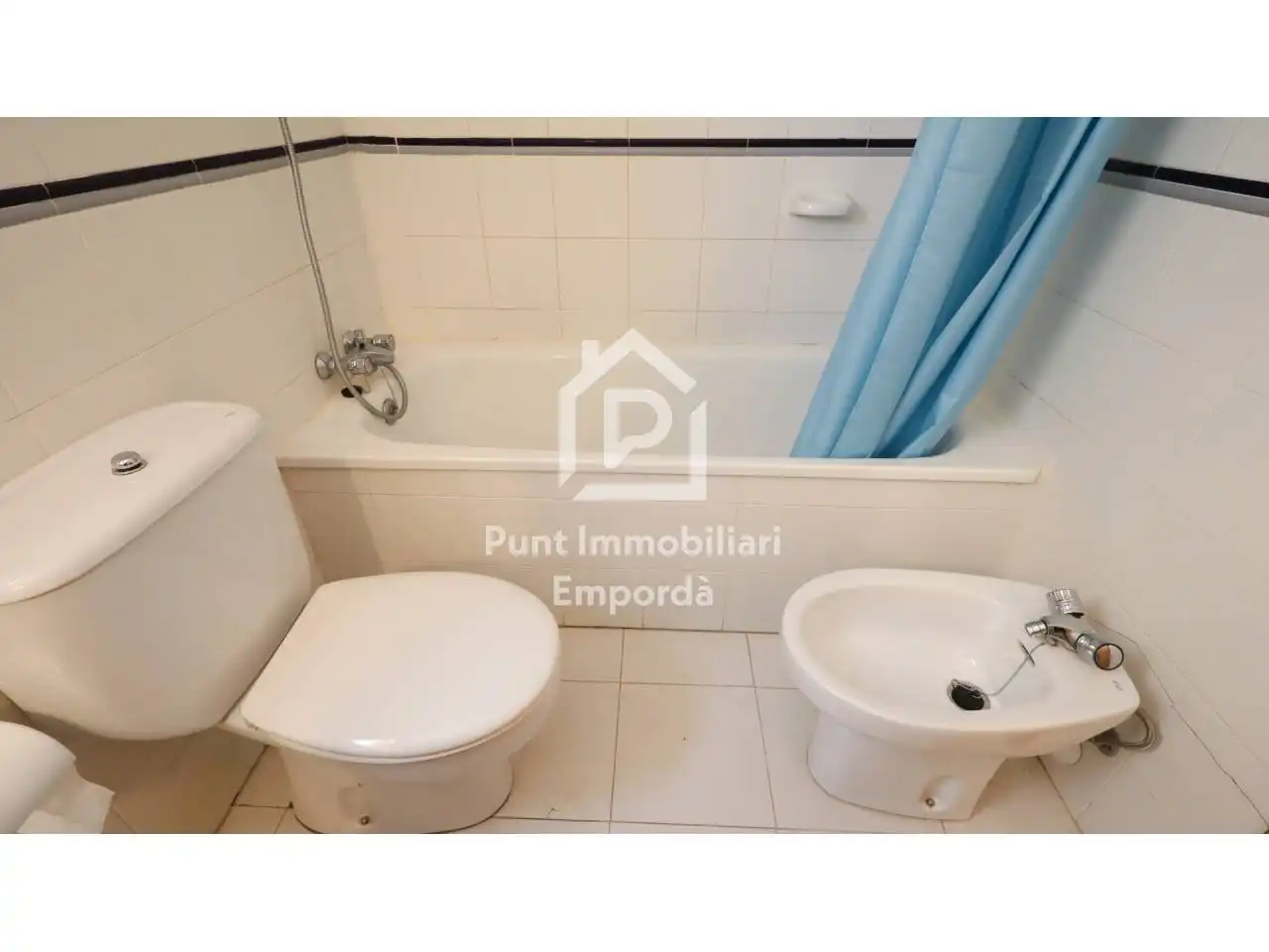 Bany de Apartament en venda en Llançà amb Aire condicionat, Calefacció i Terrassa