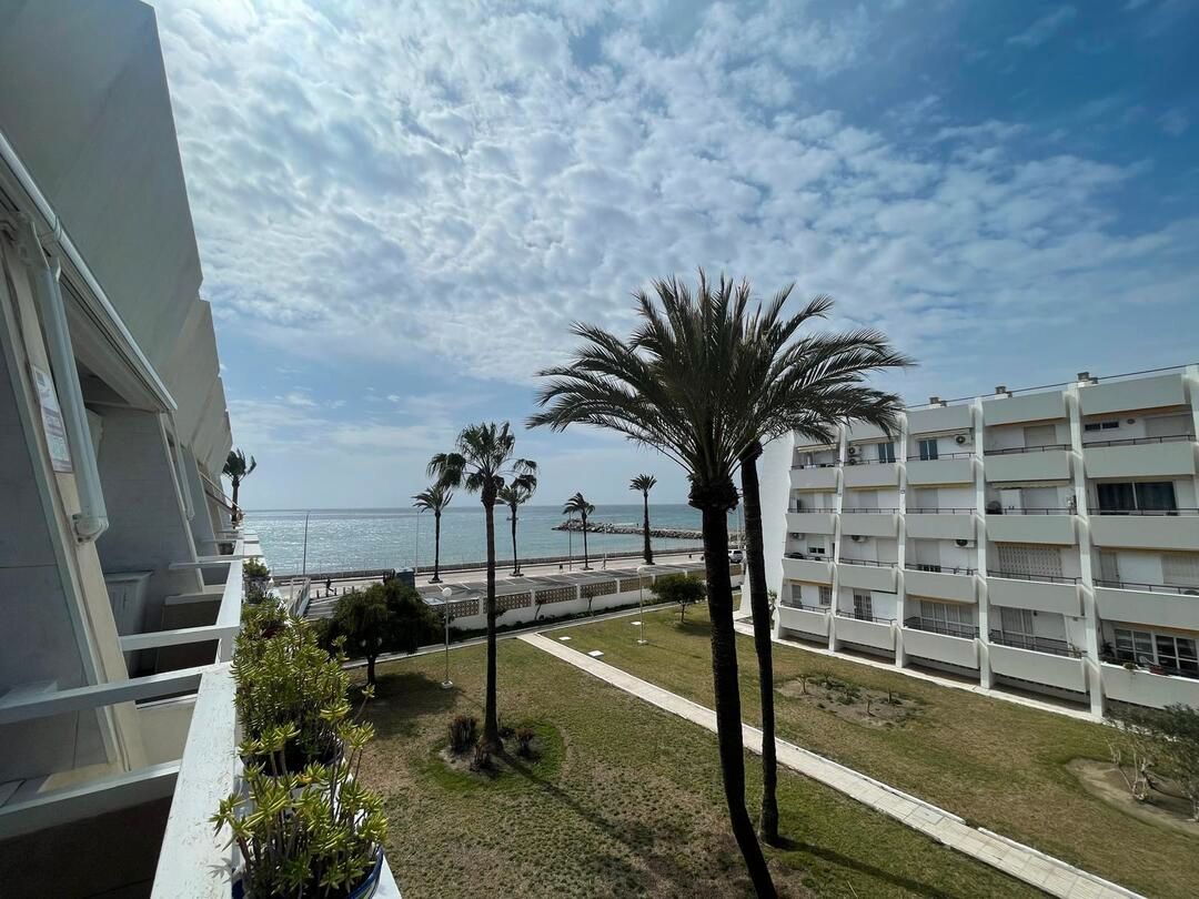 Exterior view of Study for sale in Vélez-Málaga  with Community pool