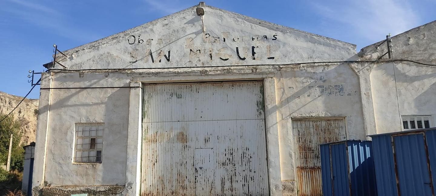 Exterior view of Industrial buildings for sale in Remolinos