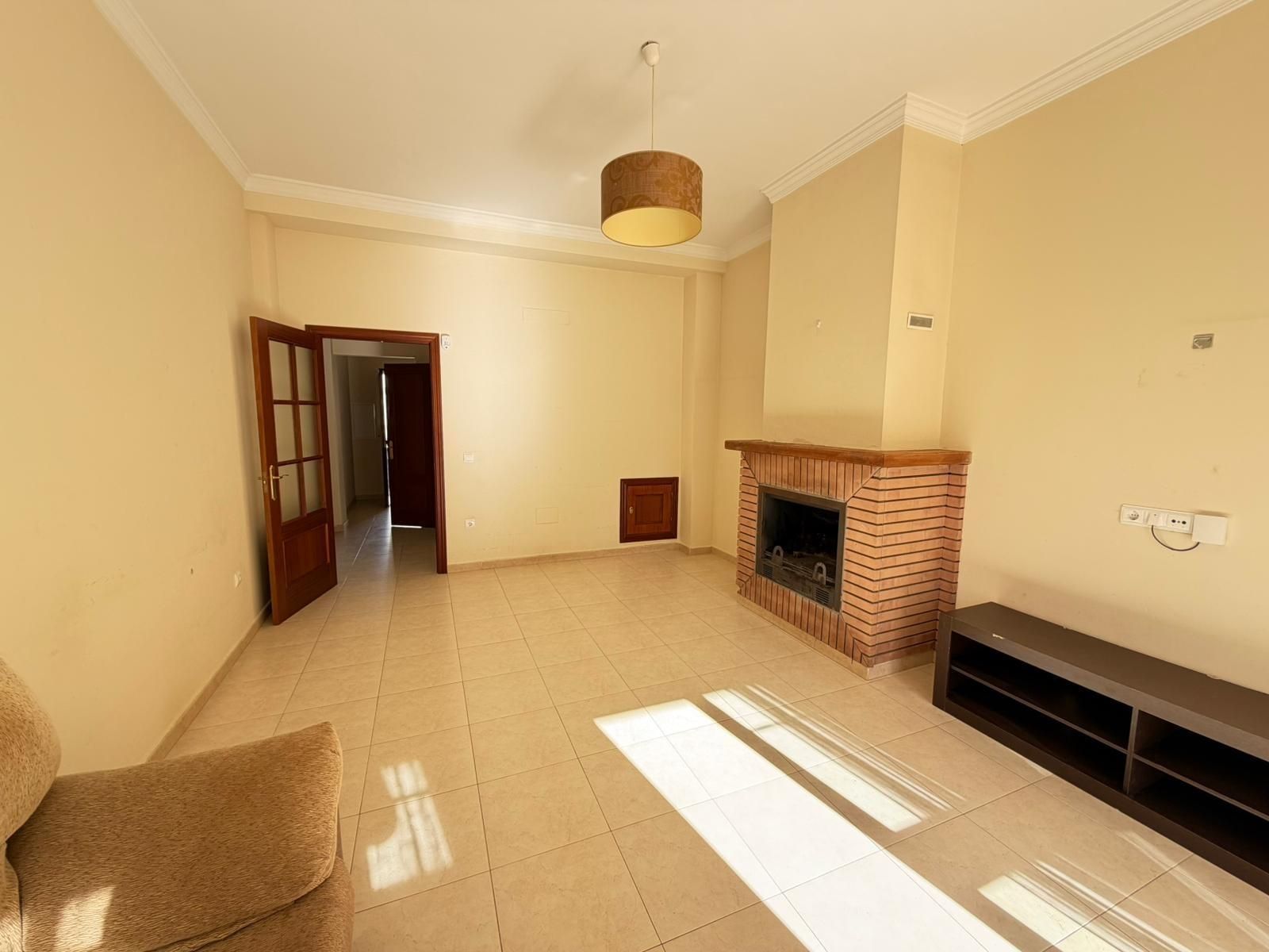 Living room of Single-family semi-detached for sale in Mollina  with Private garden, Terrace and Community pool