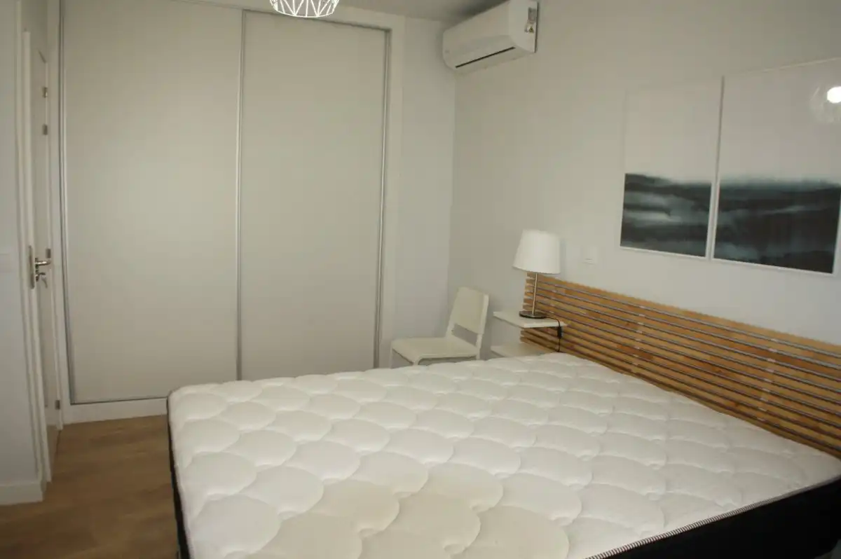 Schlafzimmer von Wohnung zur Miete in Plasencia mit Heizung, Möbliert und Balkon