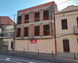 Vista exterior de Edifici en venda en Sant Celoni