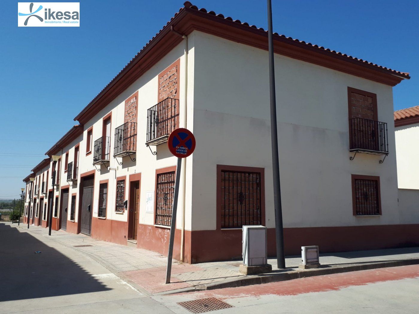 Vista exterior de Casa adosada en venda en Pedro Abad