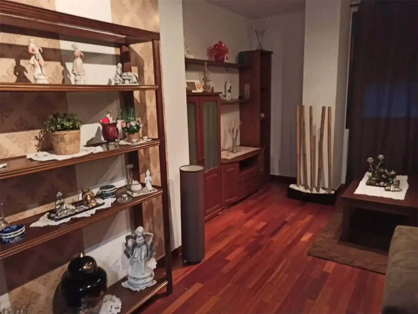 Sala d'estar de Pis en venda en Moraña amb Parquet, Traster i Piscina comunitària