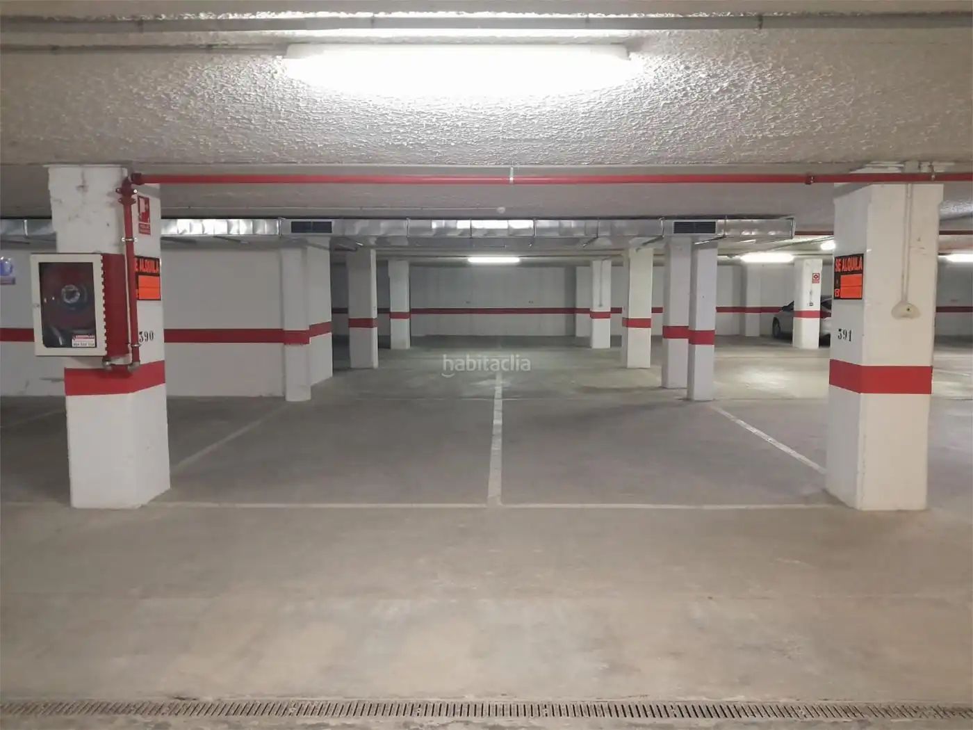 Individual to rent in Calle Amplaries 55