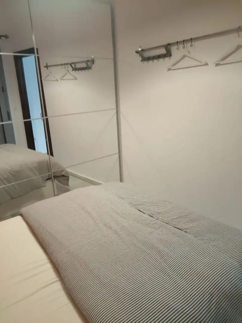 Habitación de Apartamento de alquiler en Sevilla con Aire acondicionado, Calefacción y Amueblado