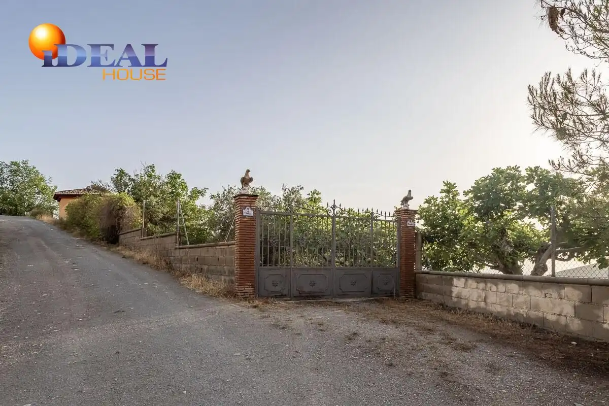 Finca rústica en venta en Monachil con Jardín privado y Piscina comunitaria