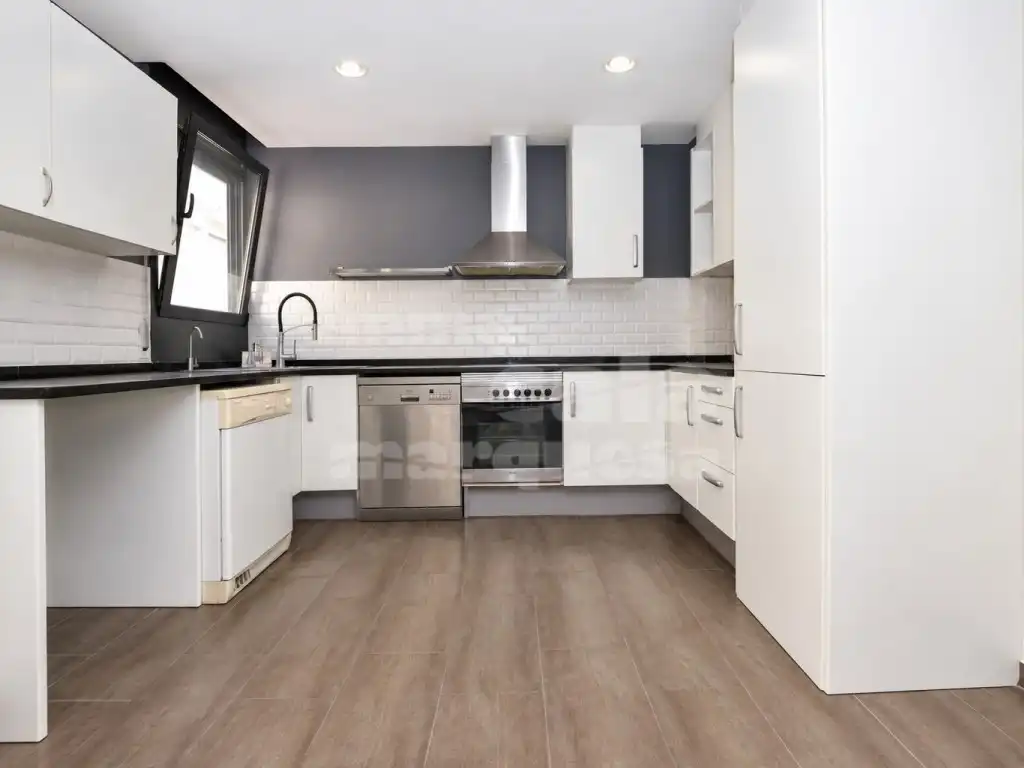 Apartment with lift for sale in Calle Santa Marta, imagen 5