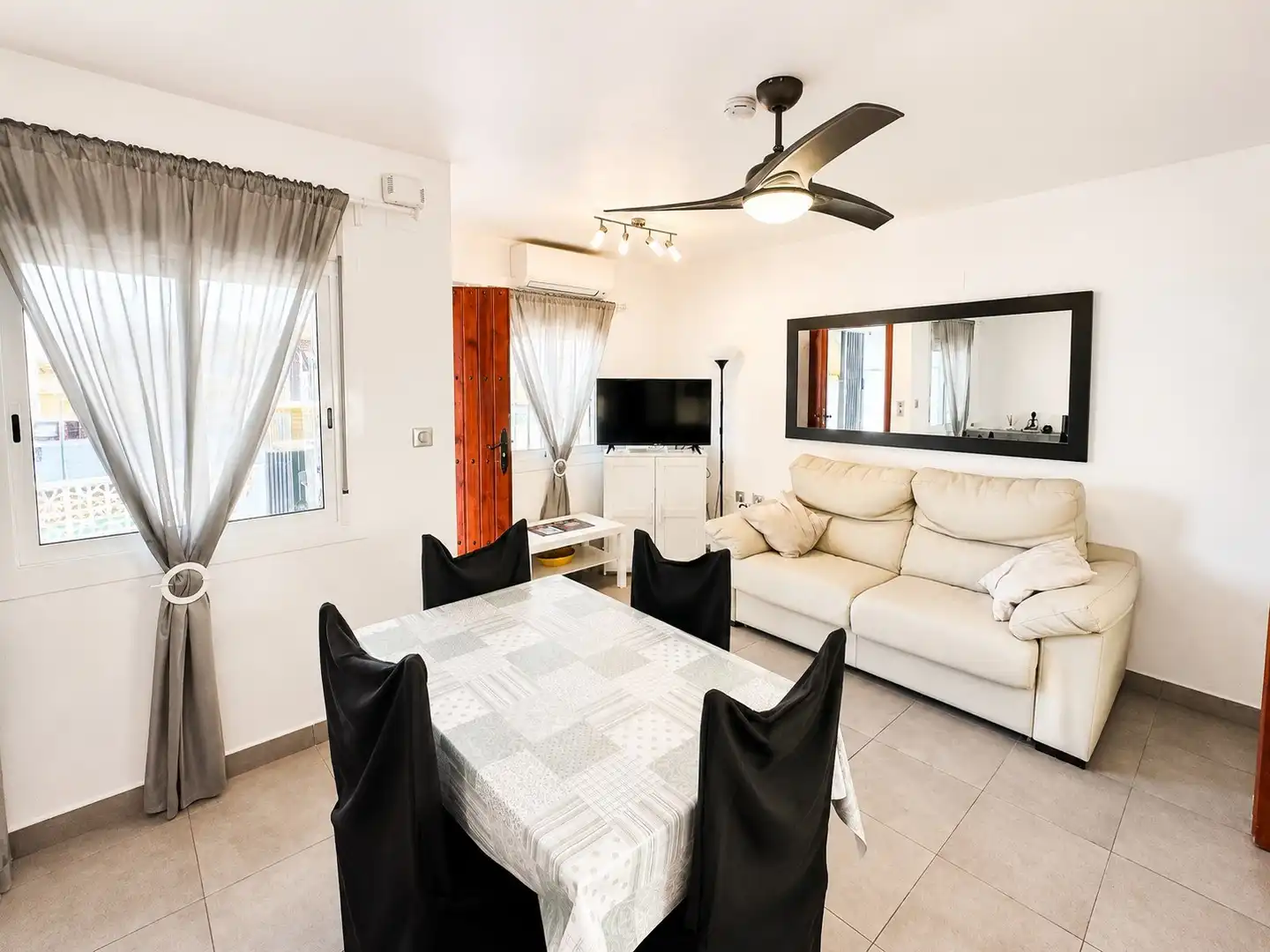 Wohnzimmer von Haus oder Chalet zum Verkauf in San Miguel de Salinas mit Klimaanlage, Heizung und Terrasse