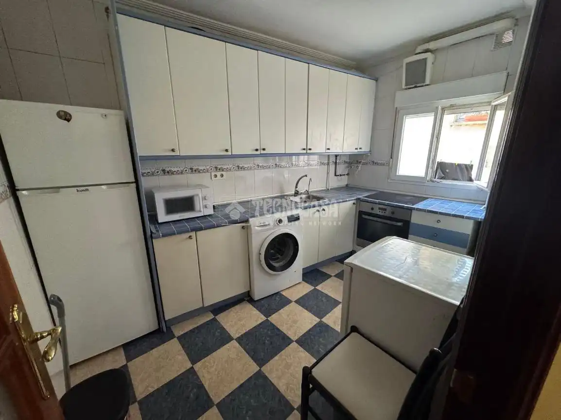 Küche von Wohnung zum Verkauf in Palencia mit Heizung, Parkett und Abstellraum