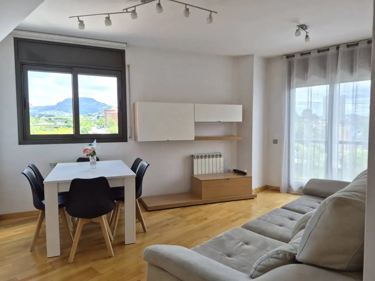 Sala d'estar de Pis en venda en Terrassa amb Aire condicionat, Calefacció i Parquet
