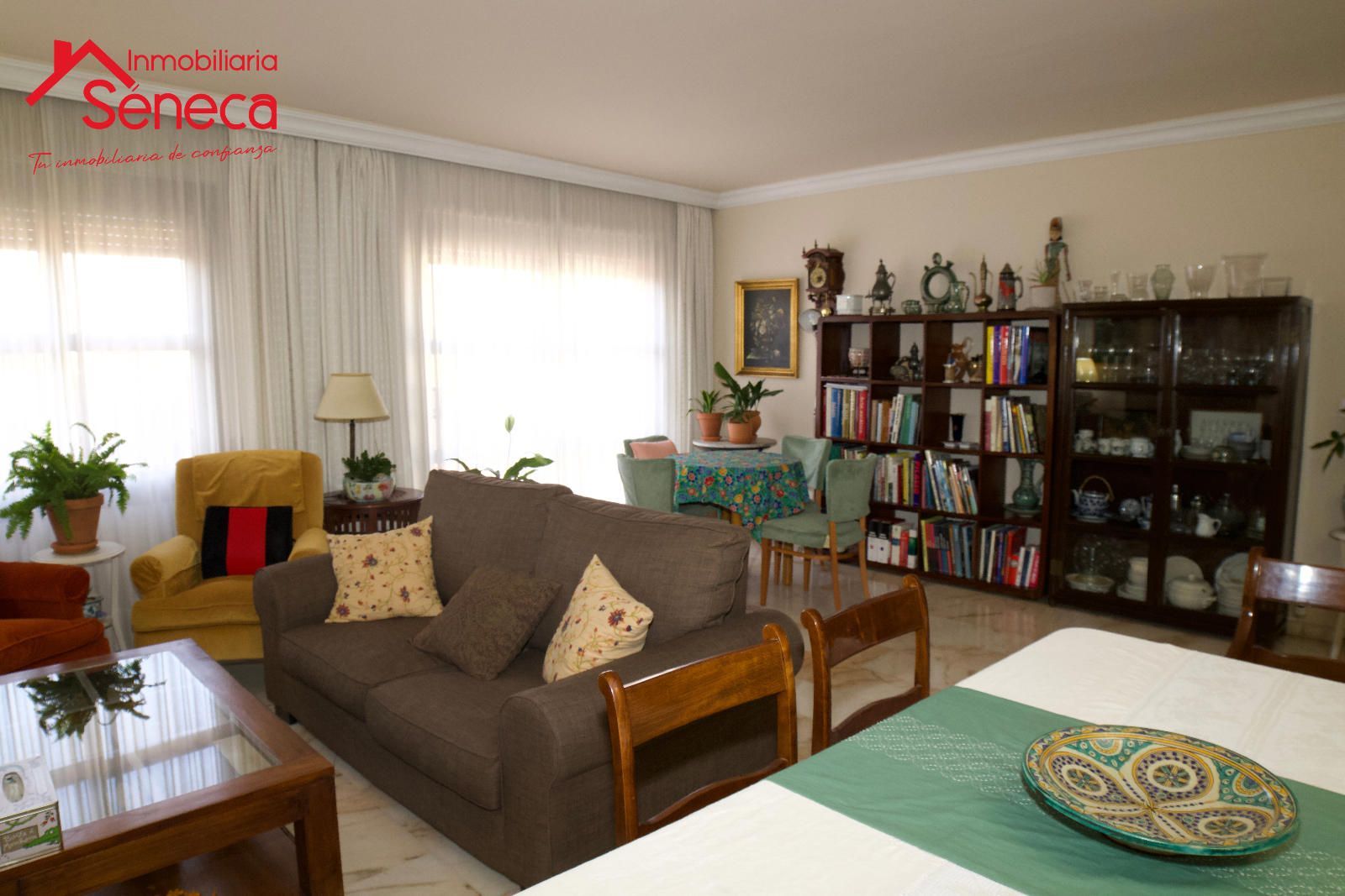 Sala d'estar de Pis en venda en  Córdoba Capital amb Calefacció i Traster