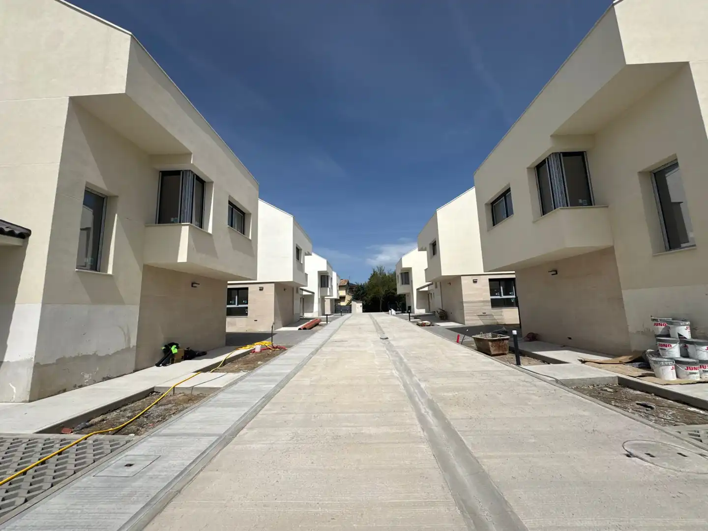 Exterior view of Detached homes for sale in Alpedrete  with Air Conditioner, Private garden and Terrace