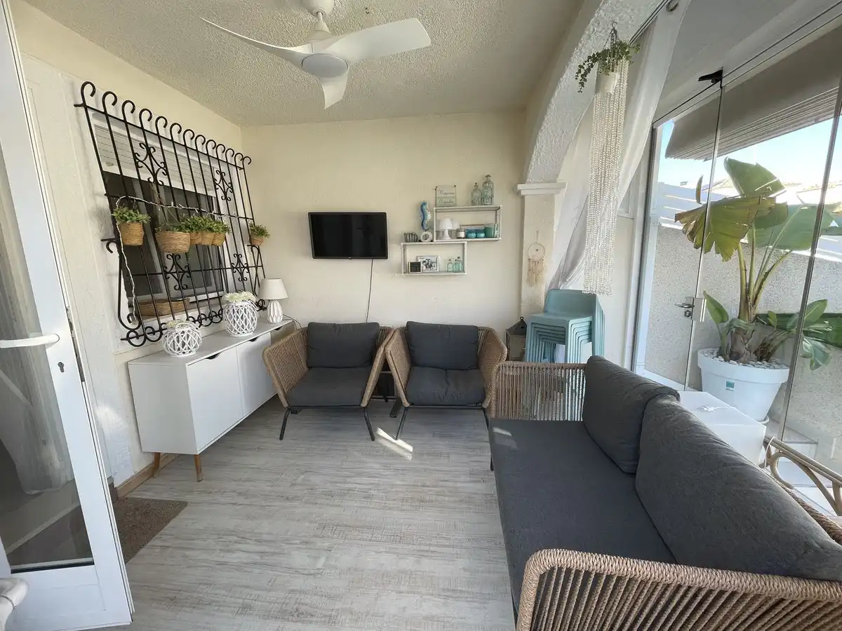 Sala d'estar de Casa o xalet en venda en Pilar de la Horadada amb Aire condicionat, Jardí privat i Terrassa